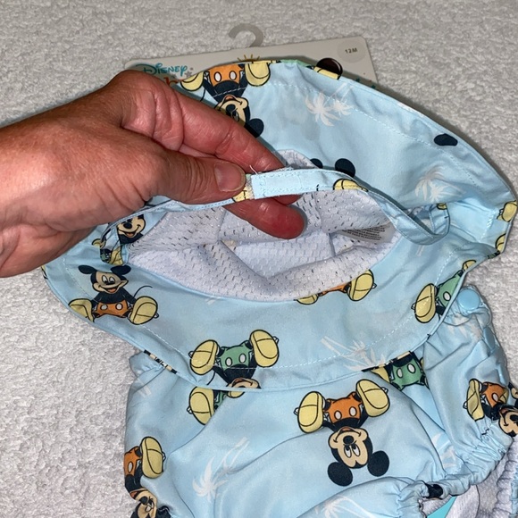 NWT Disney baby sun hat & swim diaper 2 pc set Mickey Mouse 50 upf 12m - Picture 3 of 9
